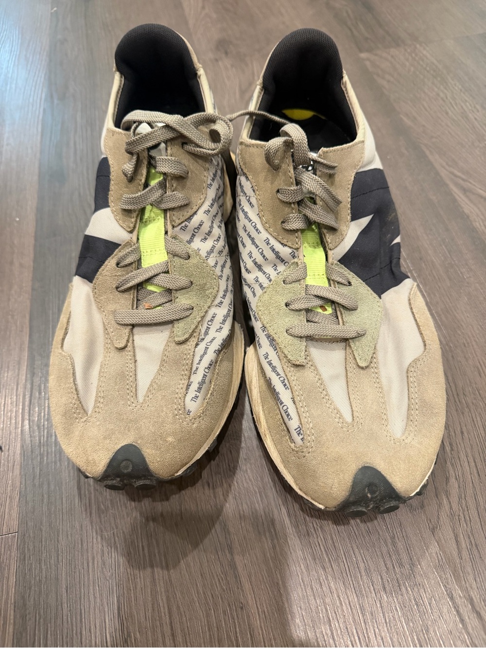 New Balance 327 Men's Beige/Black Retro Runner Sneakers - Picture 2 of 4